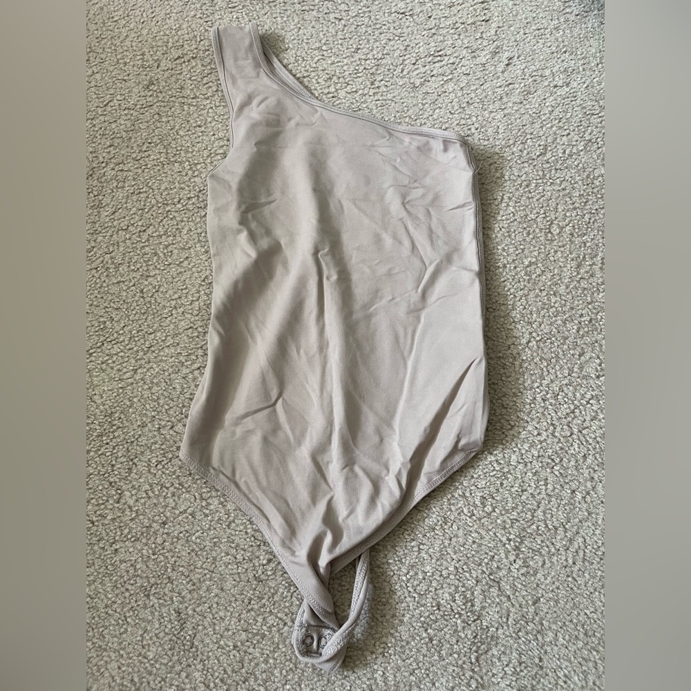 Abercrombie bodysuit size small beige color